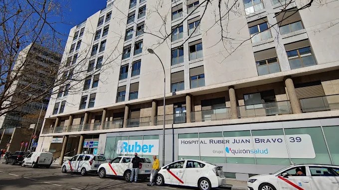 Fachada del Hospital Ruber Juan Bravo, número 39